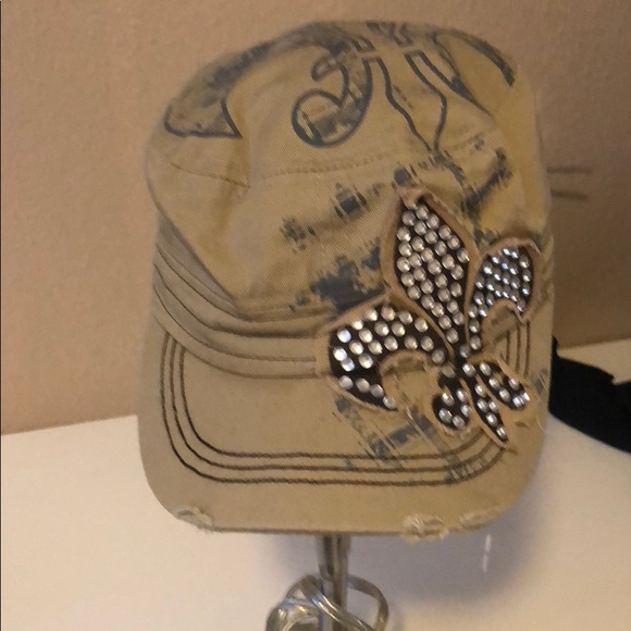 Hat - Picture 1 of 3